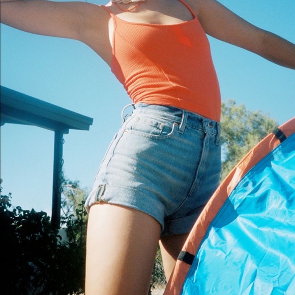 BDG High-Waisted Mom Short. Light wash - Picture 1 of 6